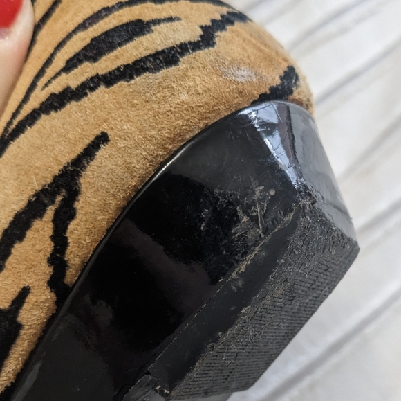 BCBGeneration tan and black print leather flats - Picture 7 of 10